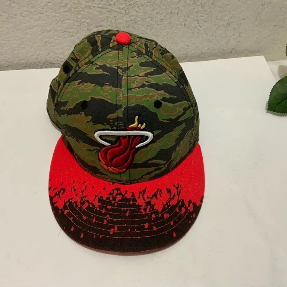 New Era Miami Heat NBA Hardwood Classics Fitted Hat Size 6 7/8 camo